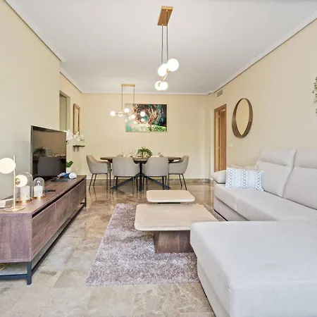 Apartment Stylish Flat - Pool And Family-Friendly