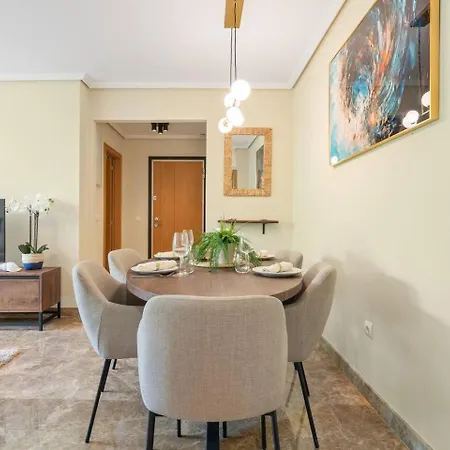 Apartment Stylish Flat - Pool And Family-Friendly