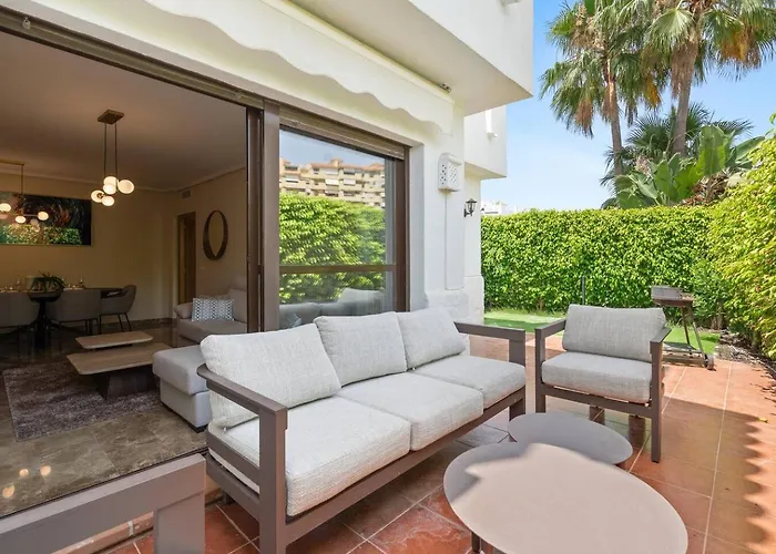 With Private Garden - Swimming Pool And Family-friendly