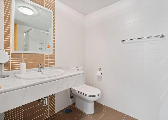 With Private Garden - Swimming Pool And Family-friendly إِستيبونا