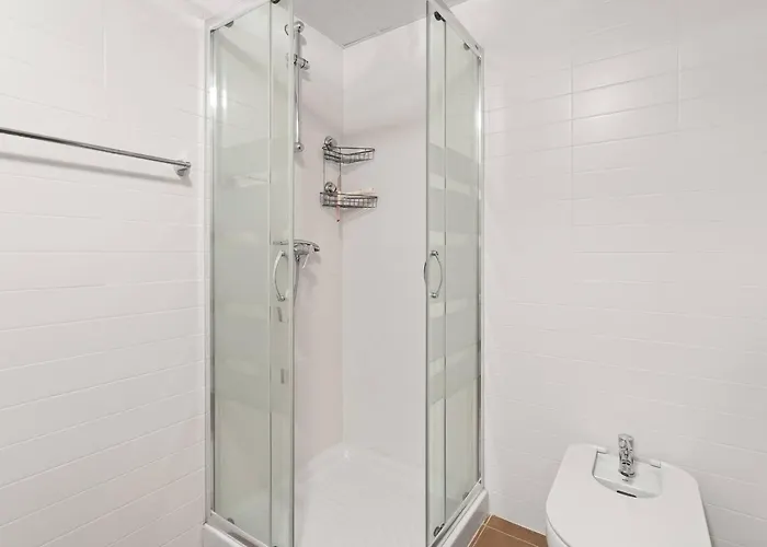 With Private Garden - Swimming Pool And Family-friendly شقة إِستيبونا